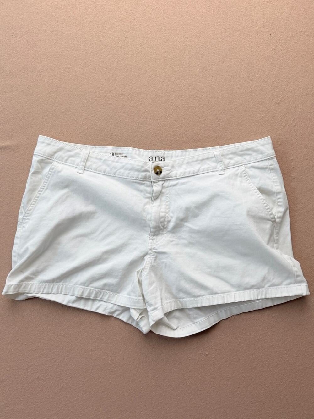 a.n.a White micro Shorts mid rise cotton coastal casual Plus women 16 w35 Large